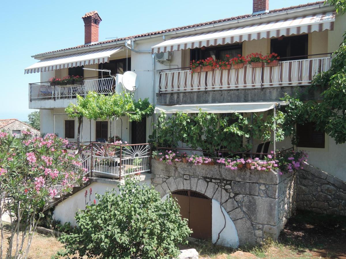 Apartments Sabina I Grapes Malinska Exterior foto