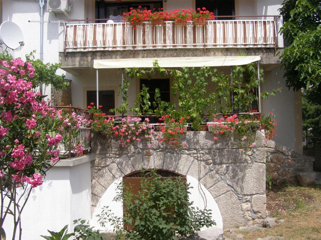 Apartments Sabina I Grapes Malinska Exterior foto